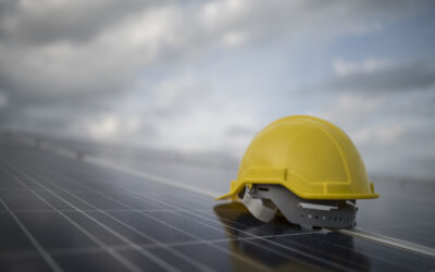 Fotowoltaika a prawo budowlane: kto może montować instalacje PV zgodnie z przepisami?